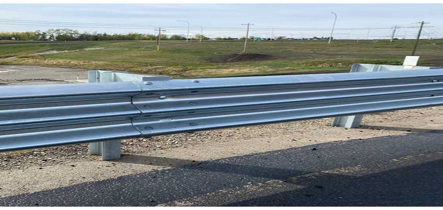 Thrie Beam Crash Barrier